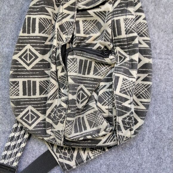 Kavu Charcoal Tribal Rope Sling Bag Crossbody Purse Backpack Black Gray  Pre Own - Picture 3 of 8